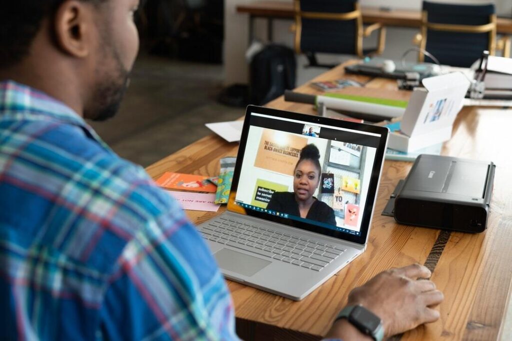 The Ultimate Guide to Hiring the Best Remote Assistant: Tips and Tricks